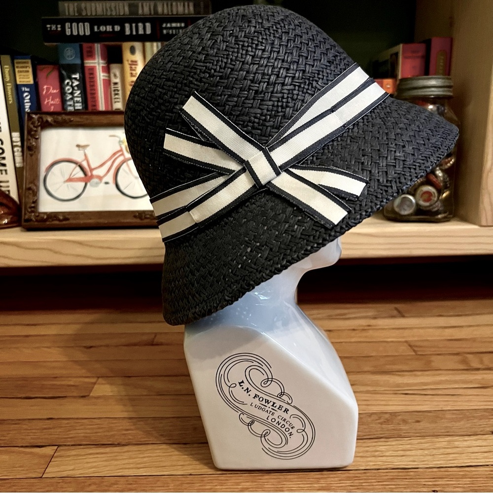 Cloche Hat, Kimchi Blue Urban Outfitters, Retro 1920s VintagevStyle